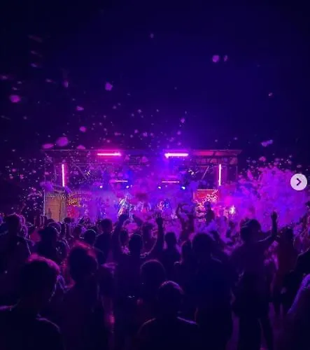 Cosy, Proche Du Port, Se Fait à Pied